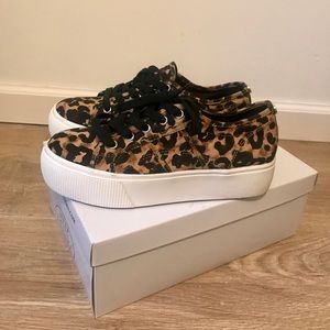 Steve Madden platform leopard sneaker